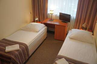 Отель Hotel BOSiR Белосток Двухместный номер с 2 отдельными кроватями-1